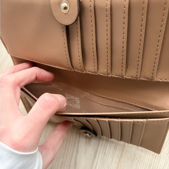 3/$20 Anne Klein Quilted Bi Fold Wristlet Wallet - Picture 8 of 10
